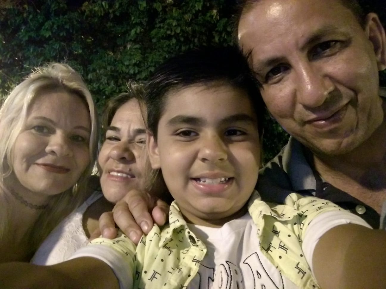 Pai, Mãe e Tia